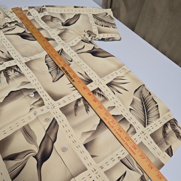 Tori Richard Mens Silk Floral Button Up Shirt Brown Size L Resort Hawaiian - Picture 12 of 13